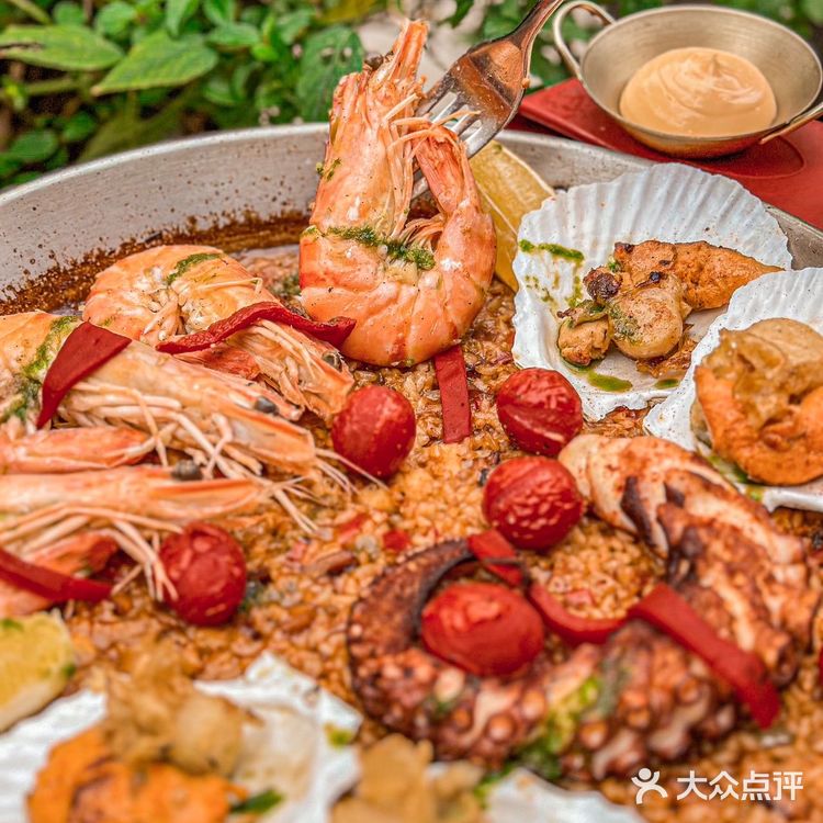 在魔都！被这口西班牙海鲜饭征服了...