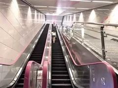 -红土地(地铁站)