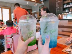 -Chom Cafe and Restaurant