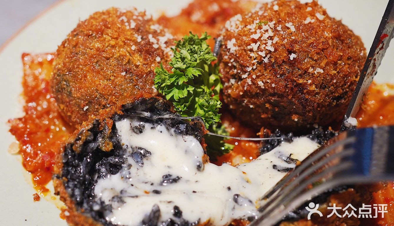 生吃一整只活章鱼⁉️杭州zui好吃韩料被我找到了‼️熔岩🐓好吃哭