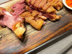 脆皮咸香大猪手-长禧家·珑厨(东山口店)