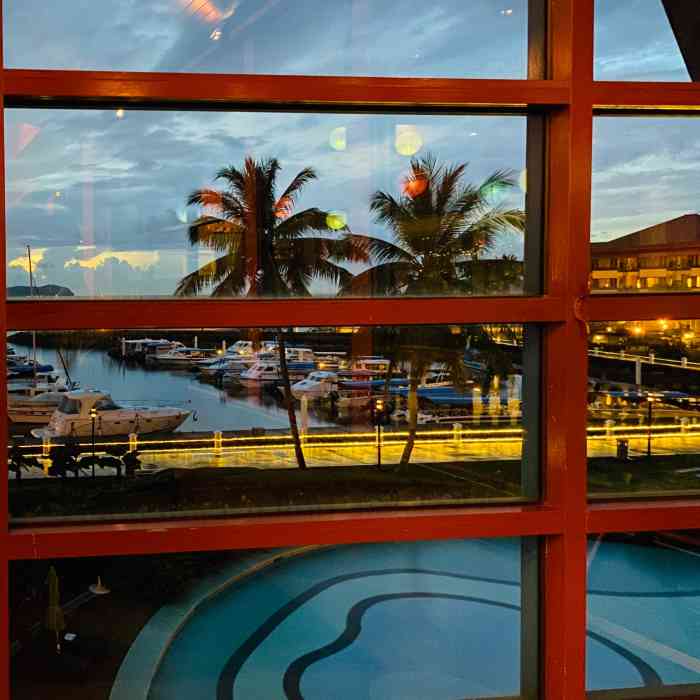 spice island-"这家餐厅的风味,质地和外观都是高品质的.