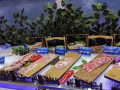 -锤头鲨毛肚海鲜烤肉自助餐厅(国购广场店)