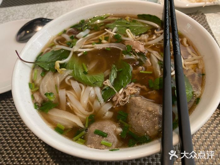 pho东田越南粉(奥莱店)-火车头牛肉汤河粉-菜-火车头牛肉汤河粉图片-