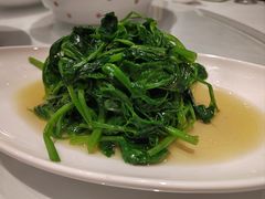 清炒豌豆尖-渝信川菜(工体店)