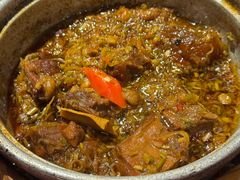 -Cuc Gach Quan Restaurant