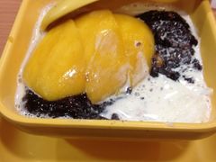 芒果白雪黑糯米甜甜-满记甜品(巴黎春天宝山店)