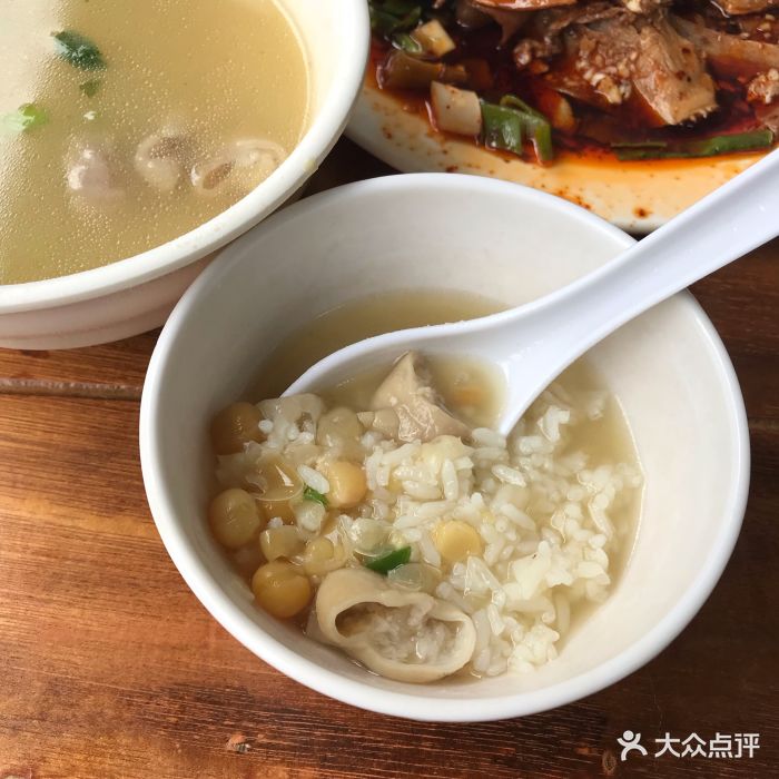 温记府庙豆汤饭(海椒店)肥肠豆汤图片