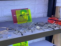 -诺柯视眼镜-蔡司依视路官方工厂店(淞南一店)