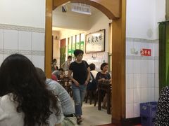 等位区-老乌家特色小炒泡馍(大皮院店)