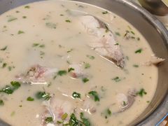 -雪湖煜辰鱼头老店(雪野湖店)