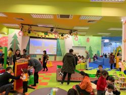 -莫莉幻想儿童乐园(武汉金银潭永旺店)