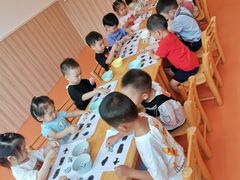 -小门牙好性格托育(北外滩中心)