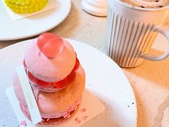 绯红缪斯•草莓白巧冰淇淋马卡龙-玲婧胡同·生日蛋糕·餐厅(嘉里城店)