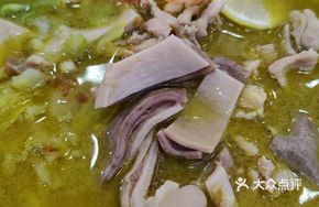 Sichuan Pepper Chicken and Pig's Trotter Noodle Soup