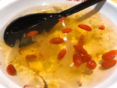 木耳炖桃胶-恋萍小吃(时代店)