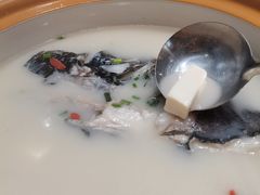 浓汤鱼头-浔味·山屿湖·正宗淳牌全鱼宴老字号