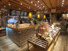 -猫的天空之城概念书店(丽江古城饮玉巷店)