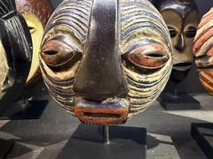 -奥利弗·雷金纳德·坦博国际机场