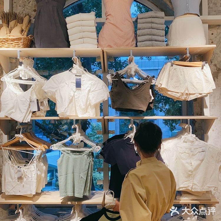 三里屯｜超火的brandy melville 开到北京啦！