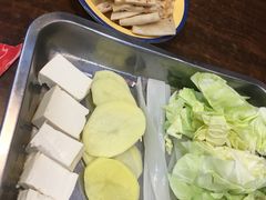 -超越炭火牛蛙火锅鸡(河东店)