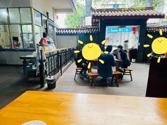 -茅屋大酒店