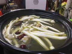 -濠轩阁特色生蚝火锅(水湾路店)