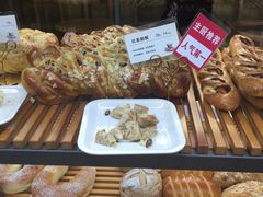 -焙丽拾光(麦凯乐直营店)