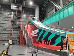 -极限PLAY运动娱乐新世界·团建派对潮玩休闲馆·室内蹦极高空游乐园