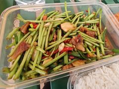 藜蒿炒腊肉-回家吃饭·地道南昌菜(建德观总店)