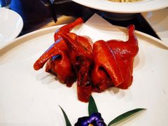 招牌脆皮乳鸽-名佳荟