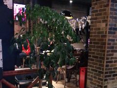 大堂-何师烧烤·香辣蟹·川菜·30年老品牌(太古里旗舰店)