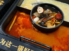 -老牌坊云南鱼豆花火锅(哈西万达店)