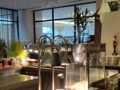 自助取餐区-海口绿发希尔顿酒店-田园汇自助餐·三文鱼·海鲜