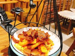 蜜汁肉烧山药-东来菜馆•手抓海鲜家常菜•海鲜锅贴(鸽子窝店)