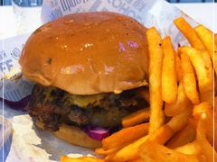 -TRIPS BURGER(大钟寺店)