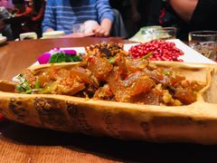 -老滇山寨•云南特色菜•地方菜•民族风情歌舞表演(金碧店)