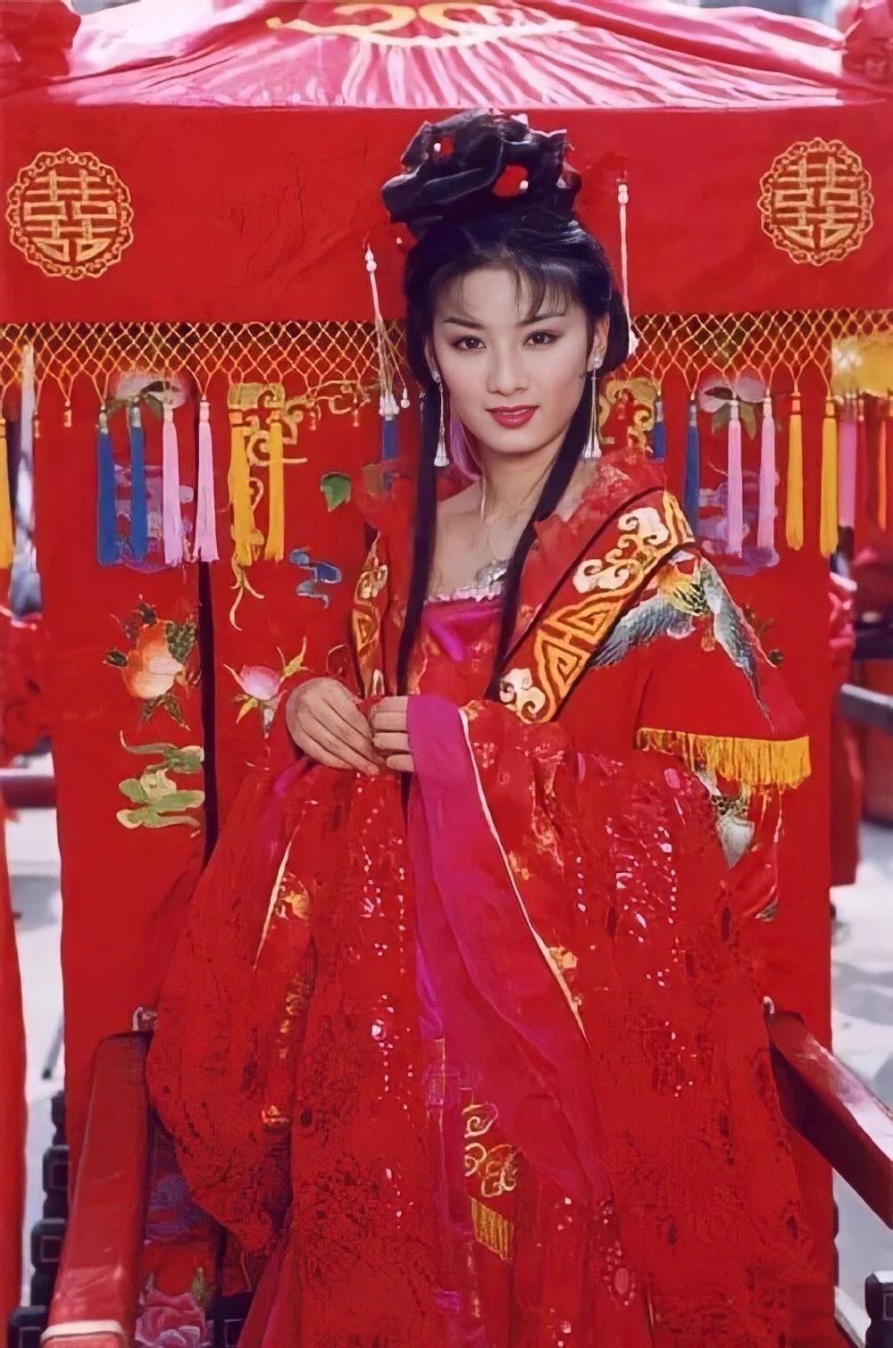 n最近有小伙伴推荐了黄奕主演的古装电视剧《上错花轿嫁对郎》,但是