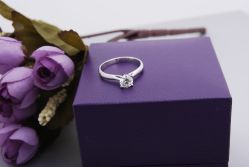 b-威德钻石-克拉钻大本营(南京东路店)