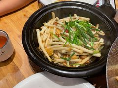 爆炒花生芽-帅巴人舅母子腊蹄民俗村