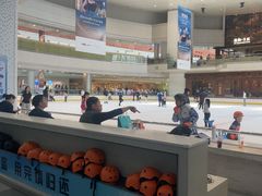 -冰纷万象滑冰场(深圳万象城店)