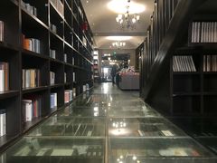 -钟书阁(松江泰晤士小镇店)