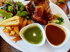 -Chom Cafe and Restaurant