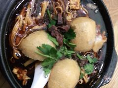 牛肉酸辣汤-大耳光馄饨(玫瑰天街店)
