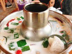 -Chom Cafe and Restaurant