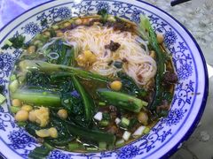 -渝之汇牛肉豌杂面