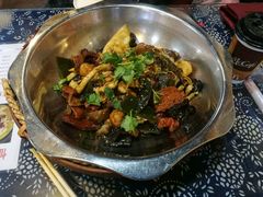 -愉肴麻辣香锅(中山路店)