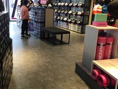 -SKECHERS 斯凯奇(上海国际时尚中心店)