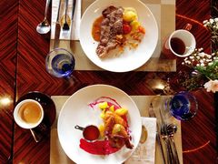 黑松露脆皮烤春鸡-YUE·6·西式融合餐厅(外滩六号店)