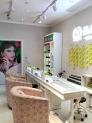 -蕾蕾美颜美容美体